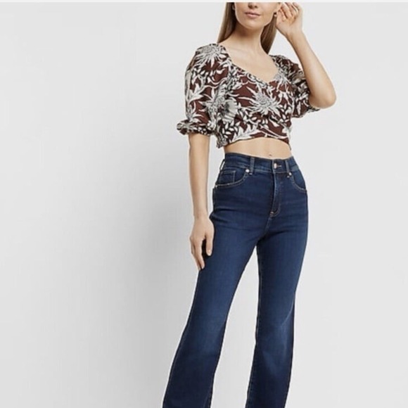 New Express Women's Satin Printed Faux Wrap Tie Back Cropped Top size 2 - Picture 10 of 10